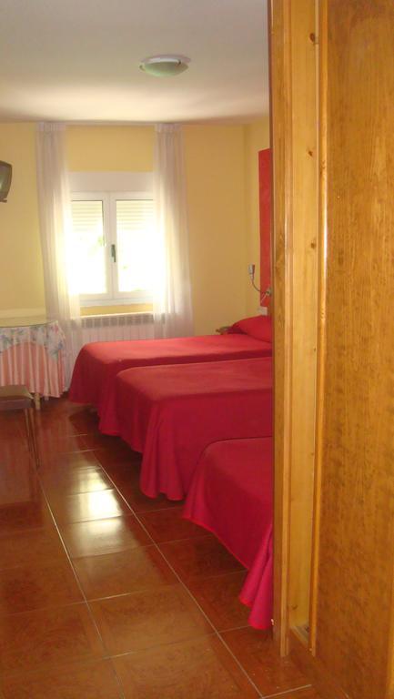 Hostal Poncebos Room photo