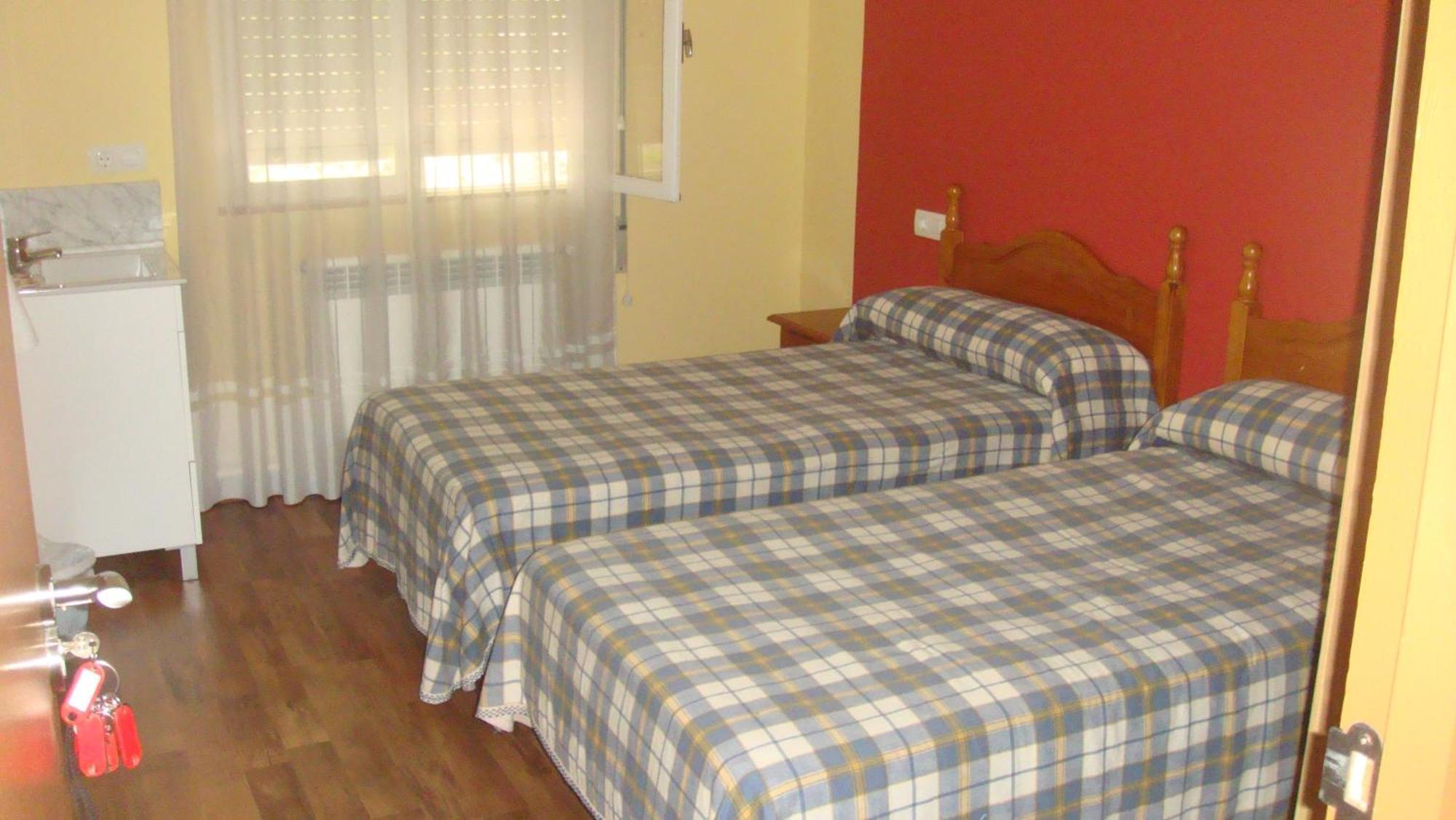 Hostal Poncebos Room photo